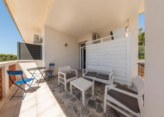 Bebaia Πανσιόν